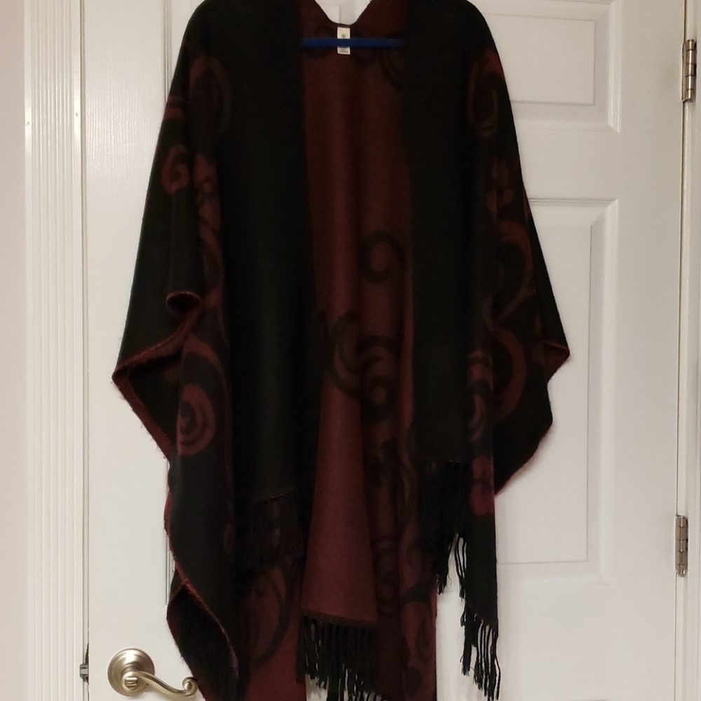 Light fringed poncho